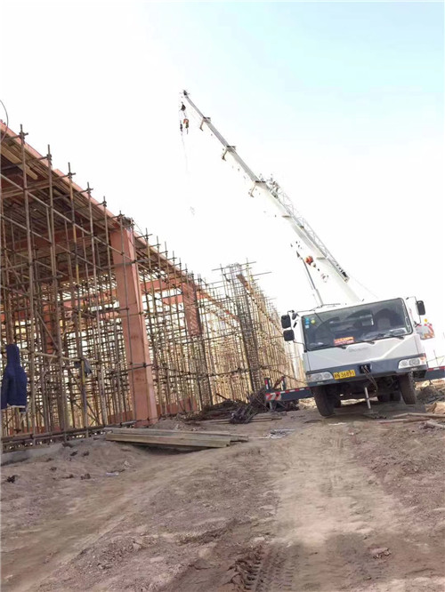 山南市吊车作业的安全注意事项有哪些？